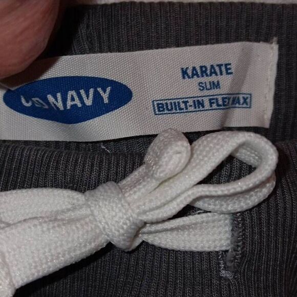 Old Navy Distressed, Slip On Jeans 4 Women Karate Slim With Built-in Flex Max - Picture 2 of 7